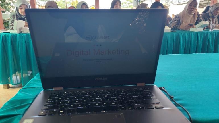 PELATIHAN DIGITAL MARKETING PKK KECAMATAN BANJARMANGU